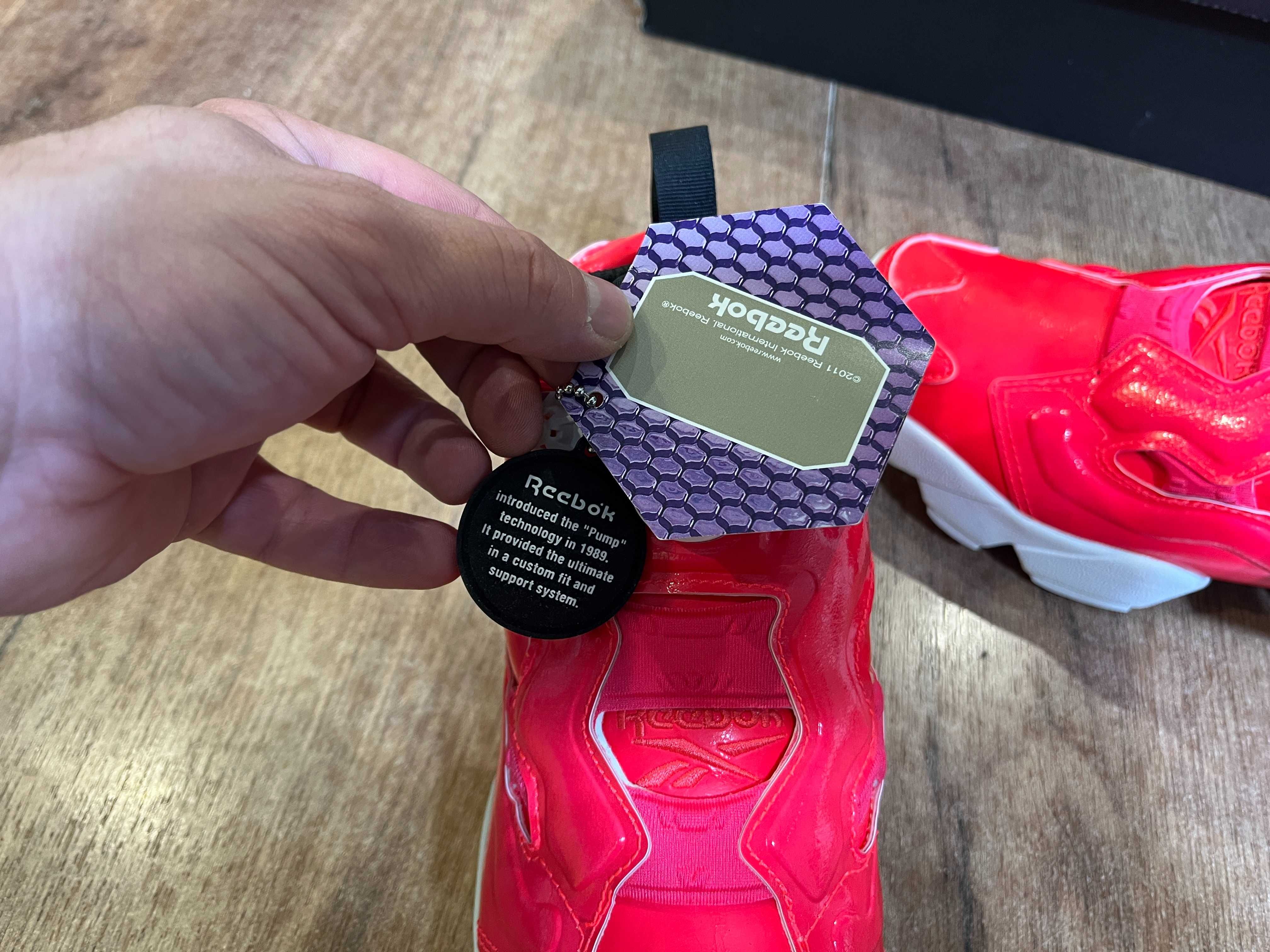 ОРИГИНАЛНИ *** Reebok Instapump Fury OB "Neon Cherry"