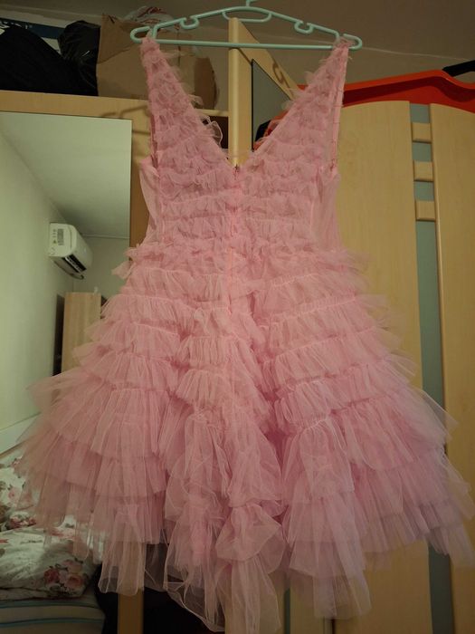 Продавам официална рокля за повод.. При интерес моля на ЛС