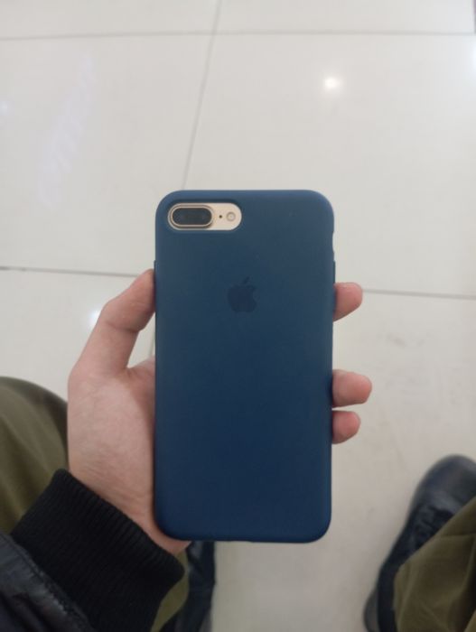 Продам айфон 7+ торг есть