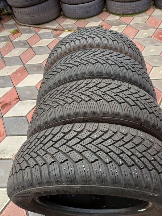 Vând 4 anvelope de iarna 185 60 r15 CONTINENTAL foarte bune