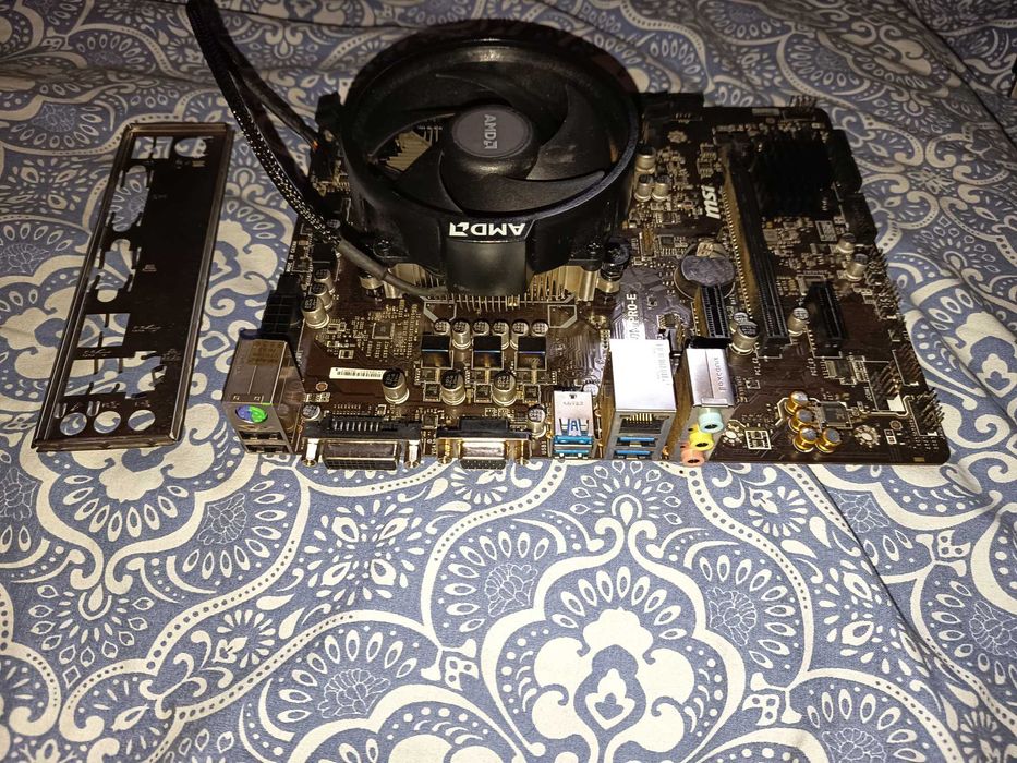 Kit esport gaming, AM4 Ryzen 3 2200g + placa baza Msi A320m Pro, Vega