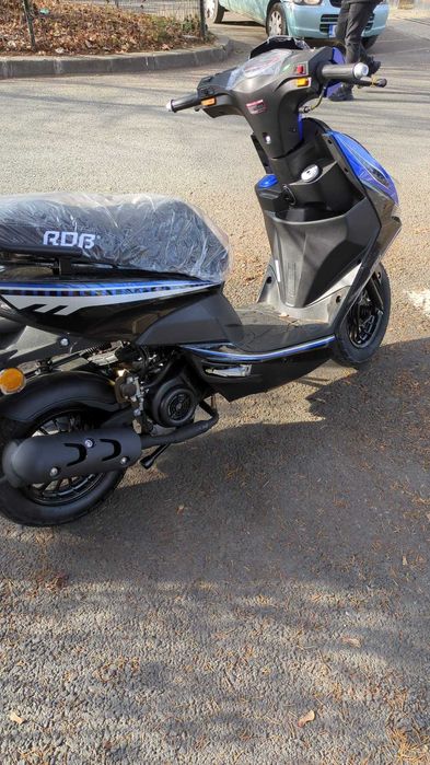 Scuter pe benzina, 50cc, nou, 0km, cu carte de identitate