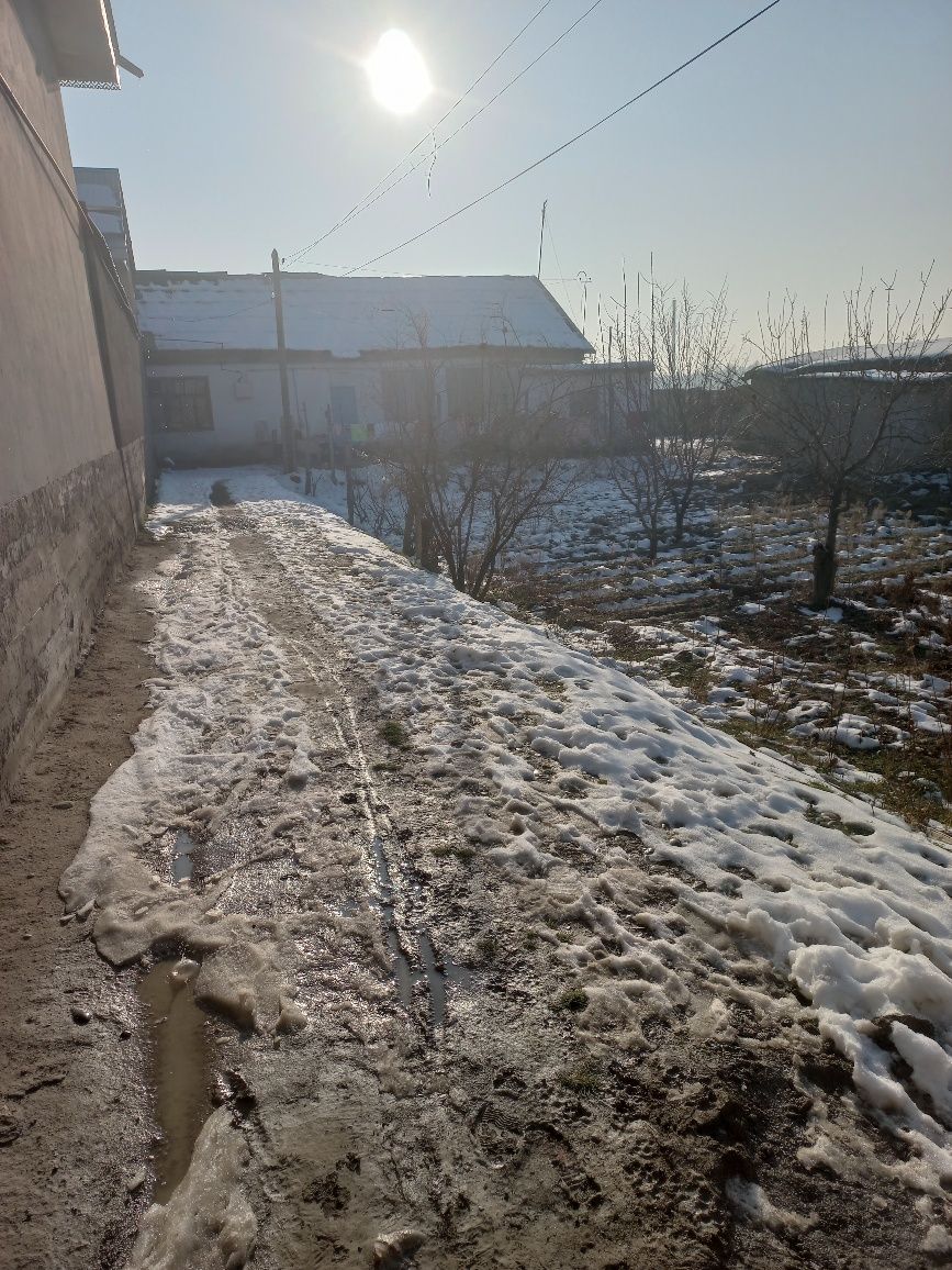 Uy sotladi xovli uy srochna sotladi 4 xona uy tayor yaxshab turbiz