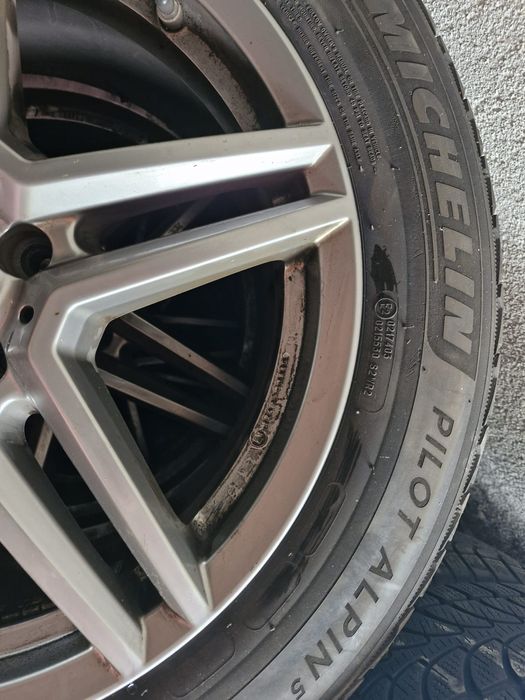 Vând Jante Mercedes 235/60/18 originale cu cauciucuri Iarna
