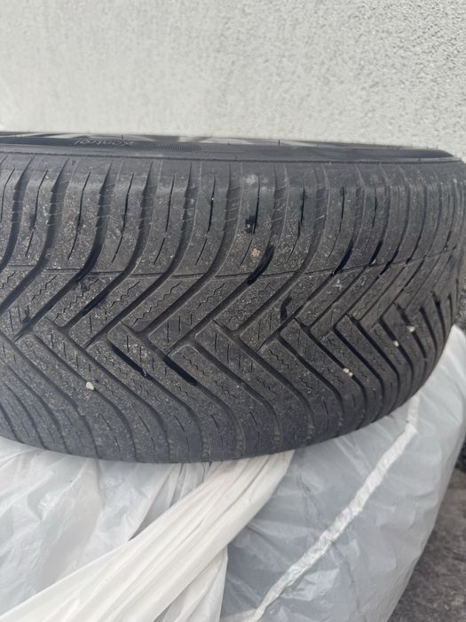 225/50/17r anvelope m+s Hankook