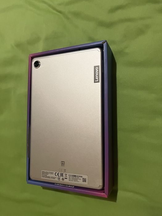 Чисто нов Lenovo tabM8