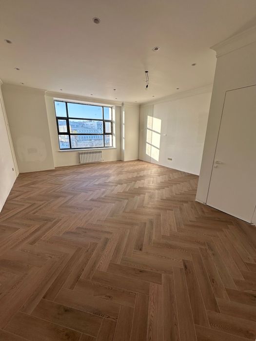 Профессиональная укладка ламината, кварц-винила и плинтусов