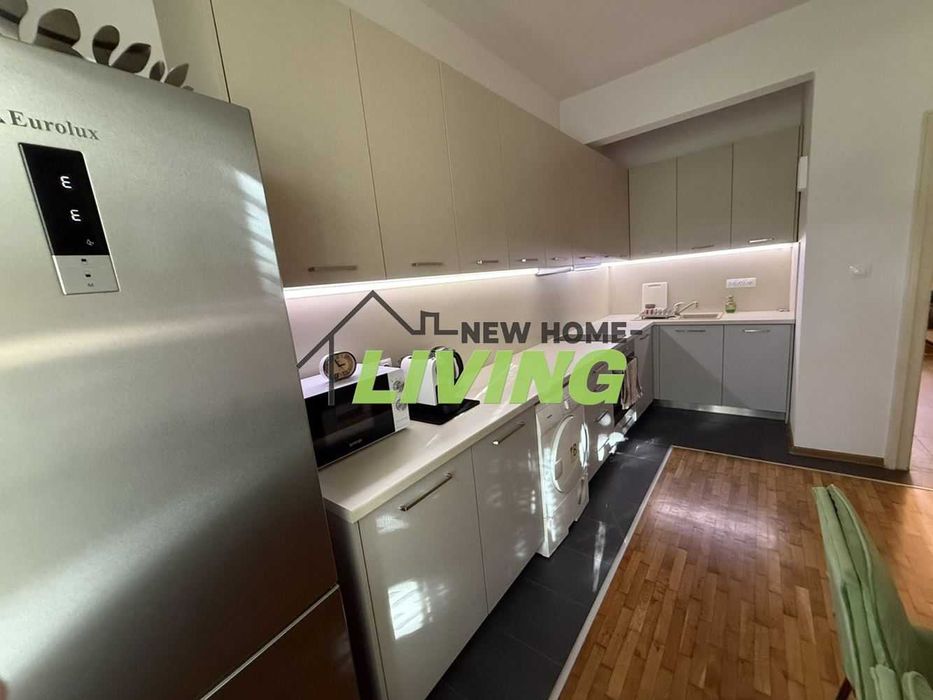 Продава се Тристаен апартамент в Пловдив, Център - 76 кв.м за 3419 €/кв.м - Снимка #2