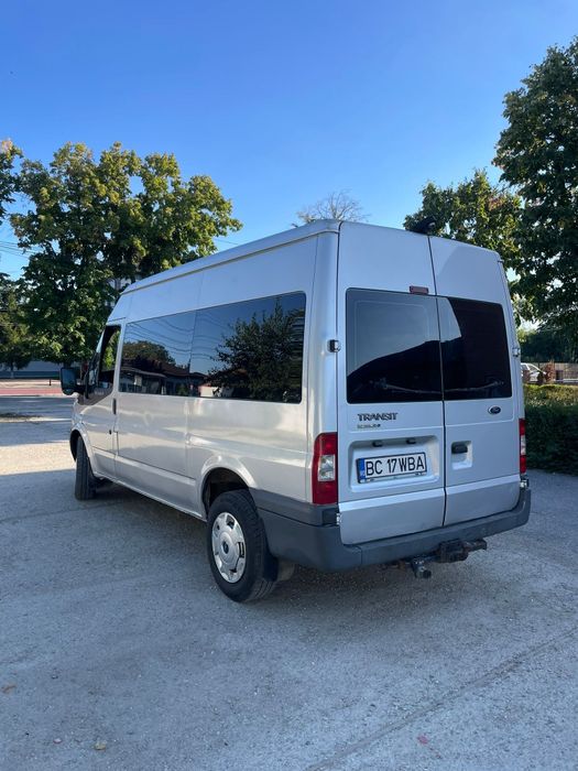 Vând Ford transit 8+1