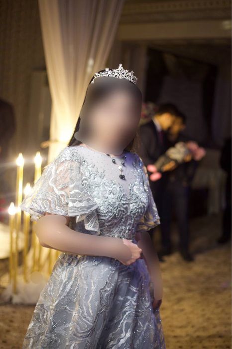 Вечернее платье элегантно