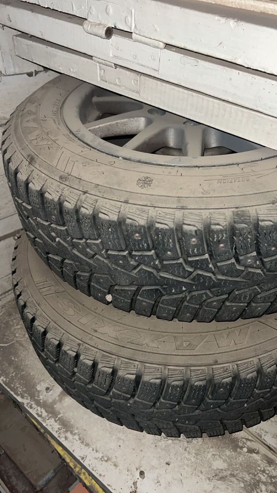 Продам зимнию резину R15