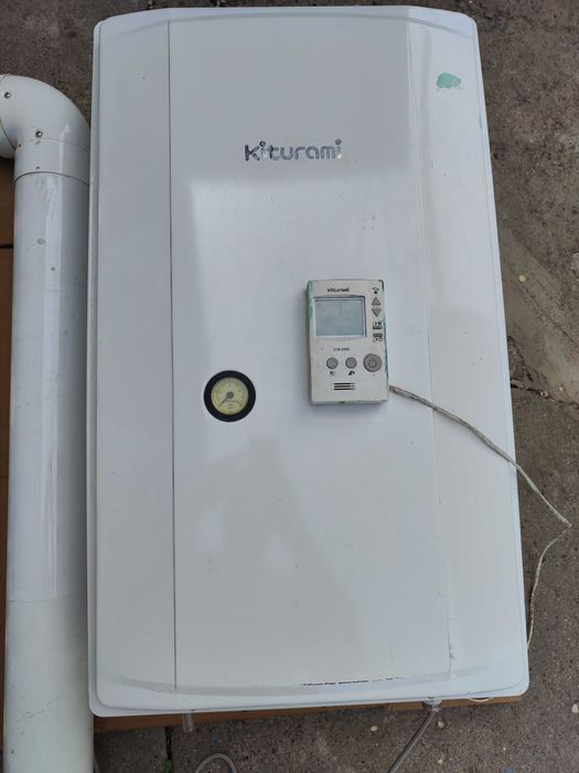 Двухконтурный настенный газовый котёл Kiturami twin alpha13 б/у