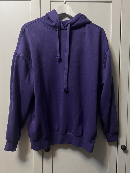 Лилав суичър- Bershka