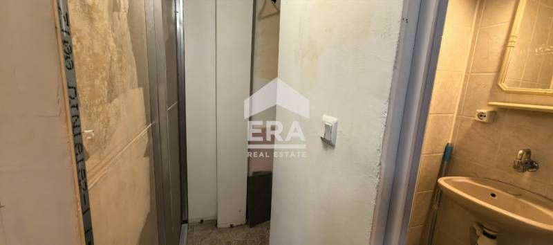 Дава се под наем Офис в Варна, Зимно кино Тракия - 43 кв.м за 250 € - Снимка #8