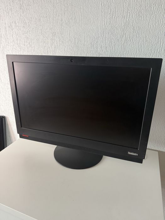 Моноблок Lenovo M910z, i5-7500, 8ГБ, SSD+HDD, 23.8" FHD, в идеале