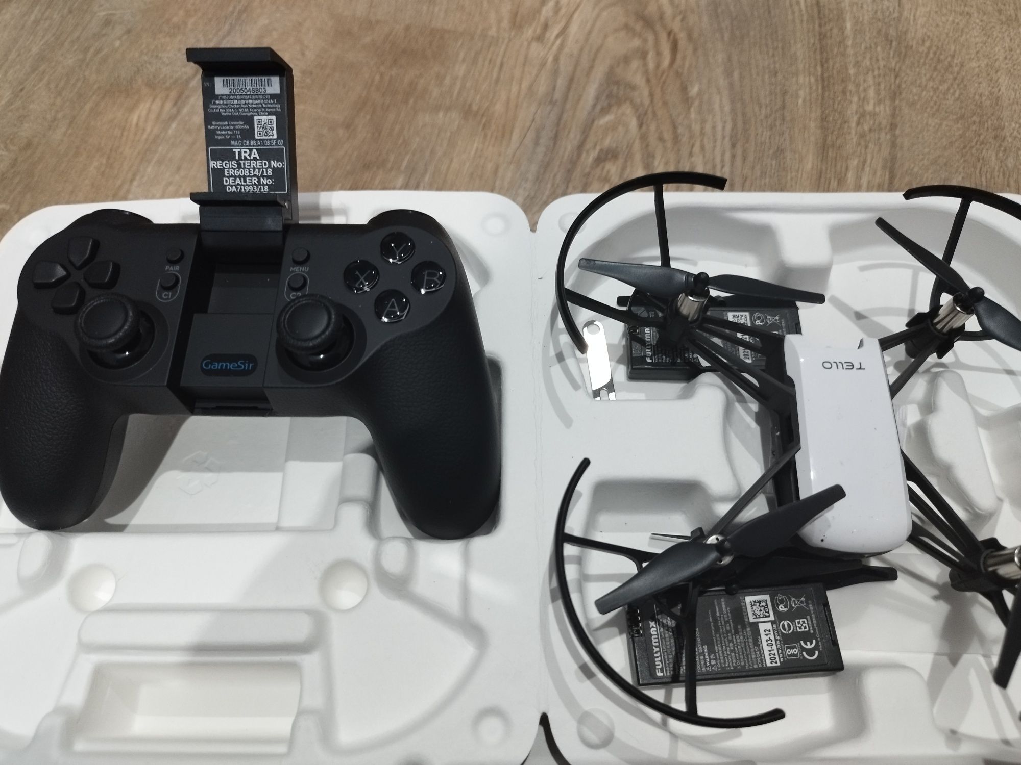 Дрон Dji tello + джойстик за управление