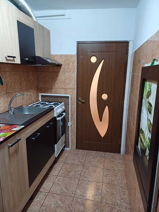 Se inchiriaza apartament 3 camere in Maratei