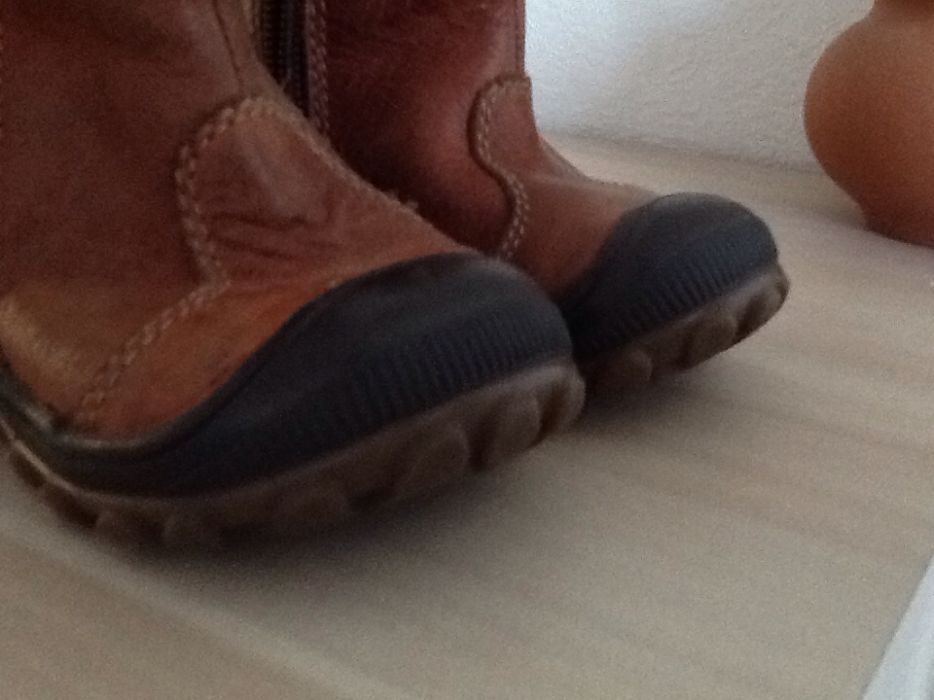 Ботушки 20н.Ест.кожа днес 10 лв