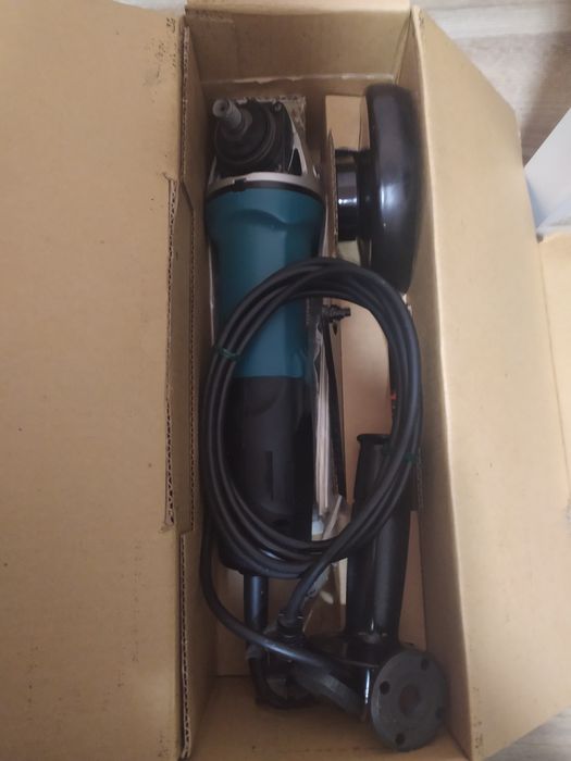 Болгарка Макита.