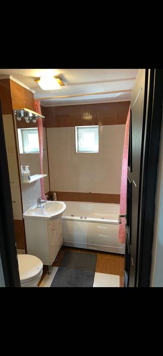 Vând apartament 3 camere,CENTRU(bloc Fortuna)