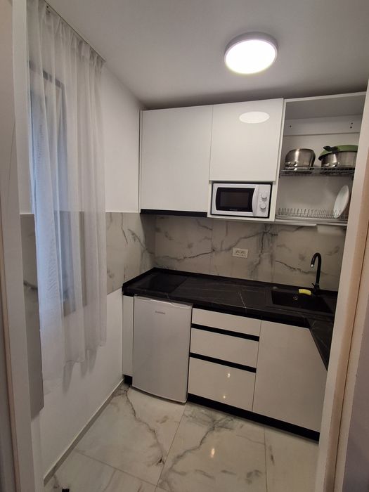 Închiriez garsoniera lux rogerius