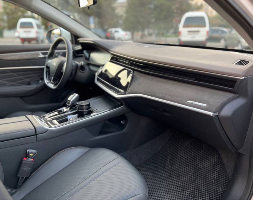 Dong feng Aeolus 60 Max 2023 yil Gibrid 4 litr rasxod