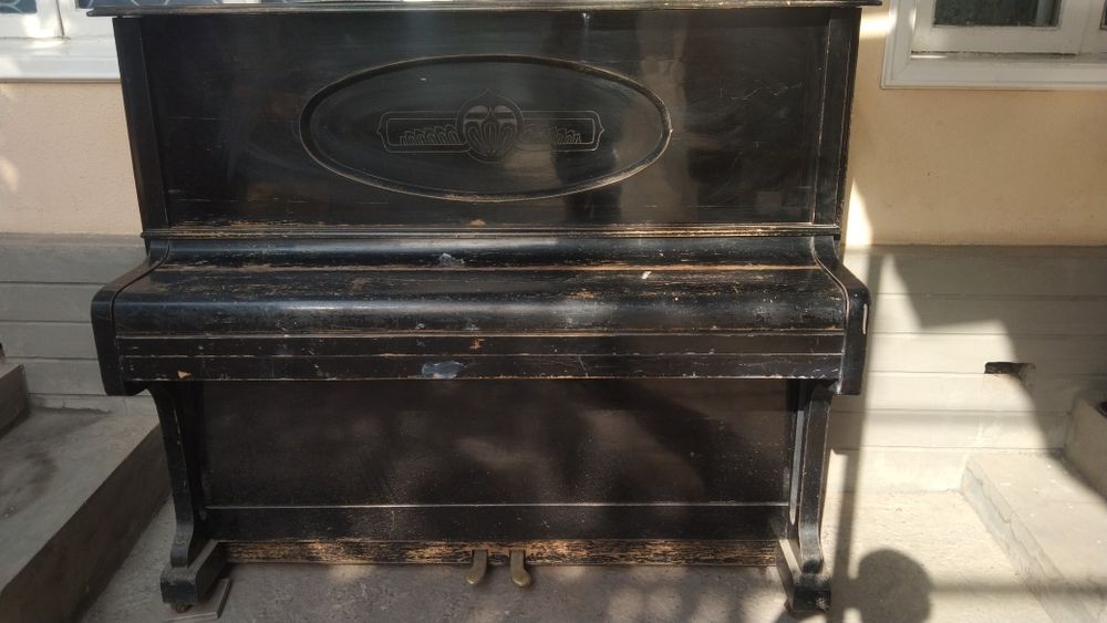 Pianina arzon antikvar