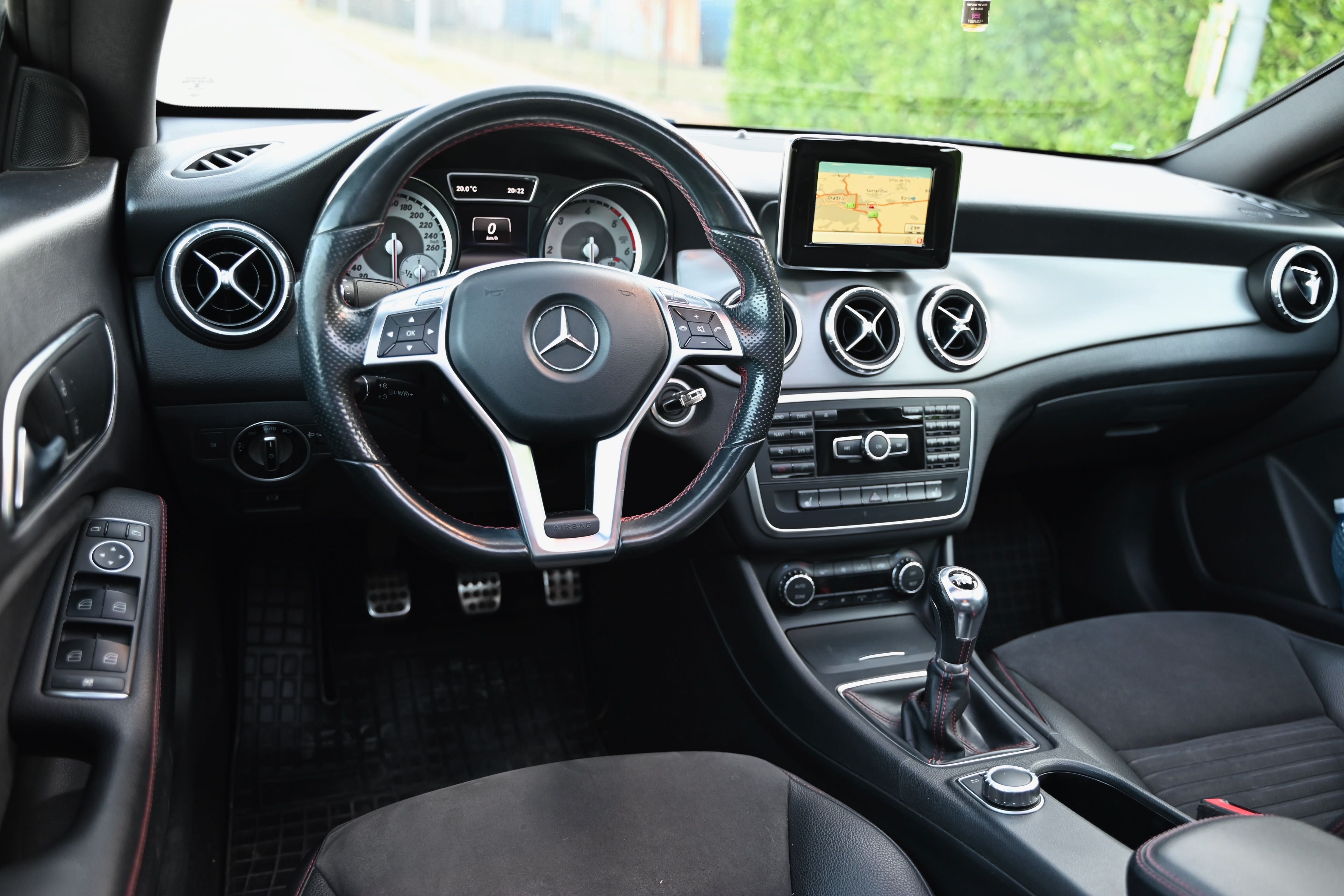 De vânzare: Mercedes-Benz CLA 200 CDI (2014) – AMG Line, Trapa