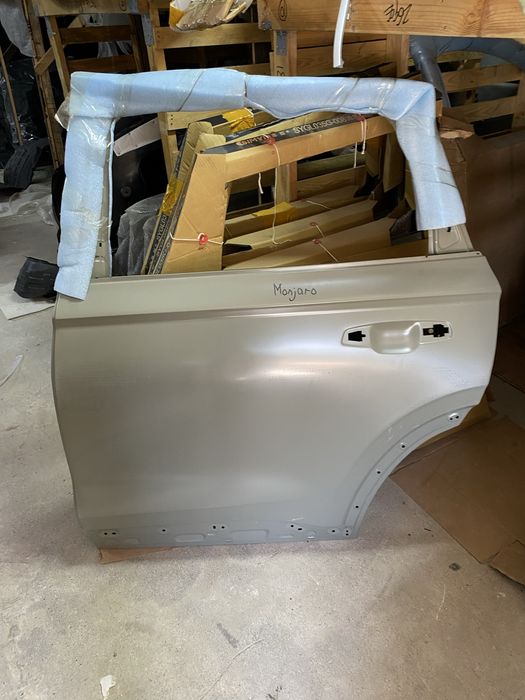 Двери задние передние Джили Монжаро Geely Monjaro левое правое