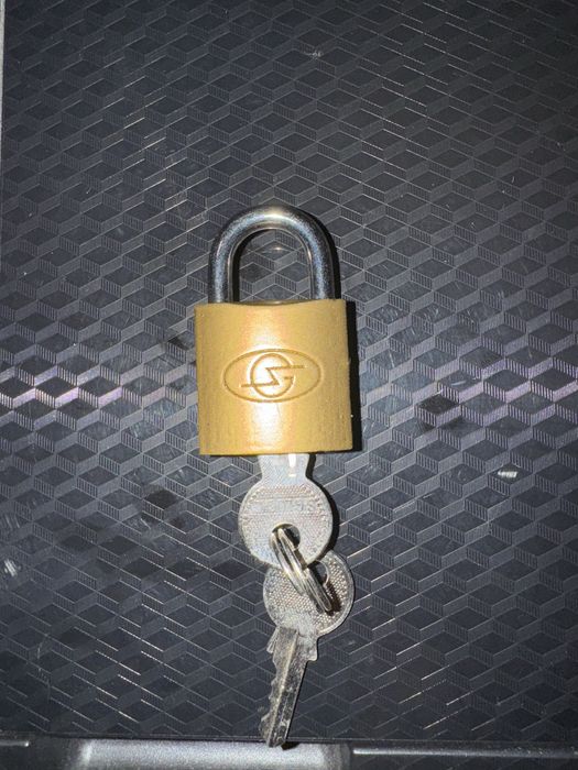 Замок для чемодана