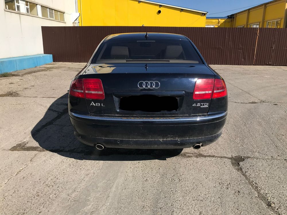 Dezmembrez Audi A8 D3 de la 2002 la 2010