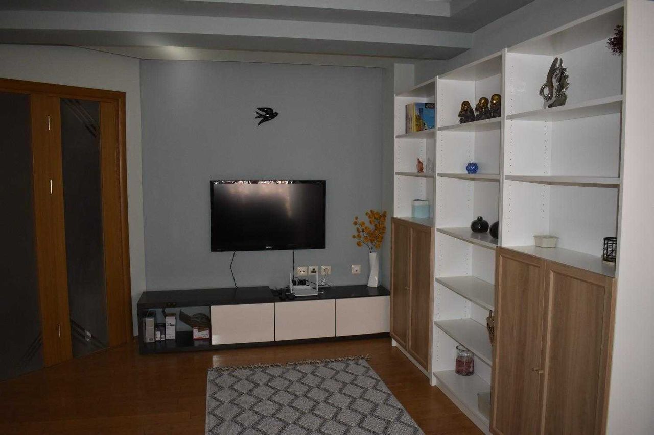 Дава се под наем Мезонет в Свиленград - 200 кв.м за 1020 € - Снимка #2