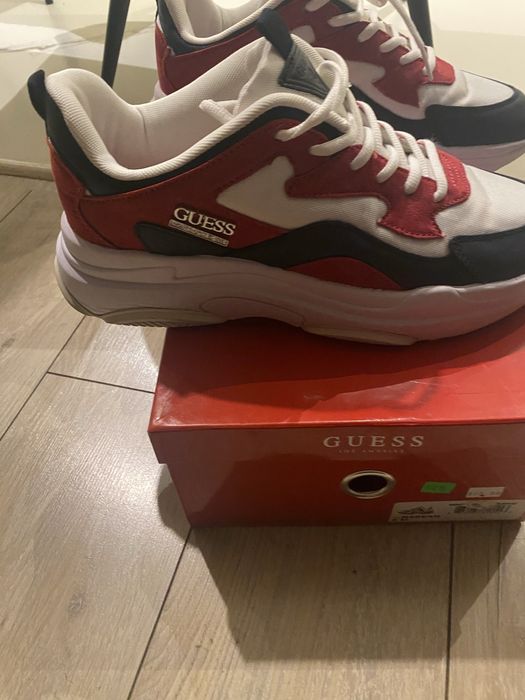 GUESS Женски обувки размер 40