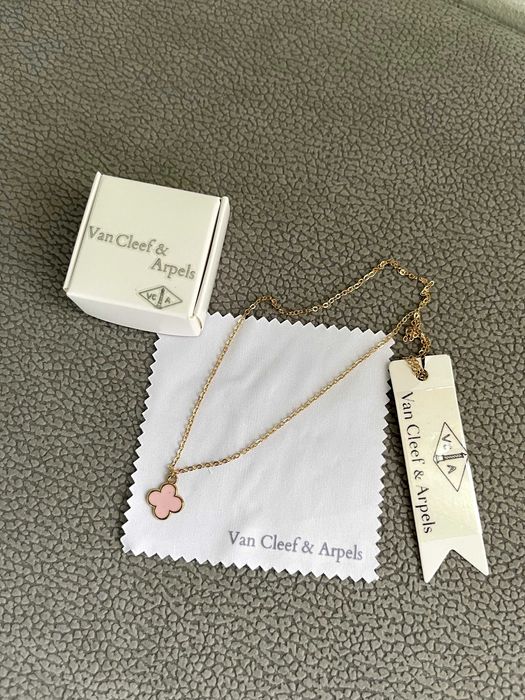 детелина колие обеци златни розови сет комеплект бижу van cleef чанта