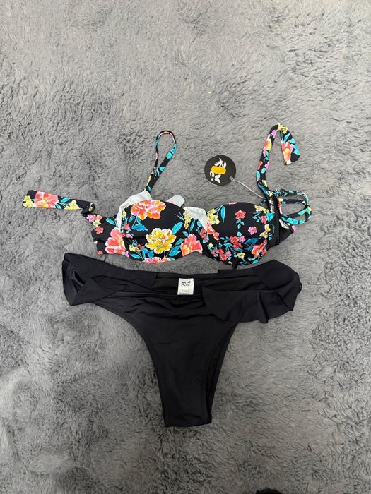 Costum de baie .