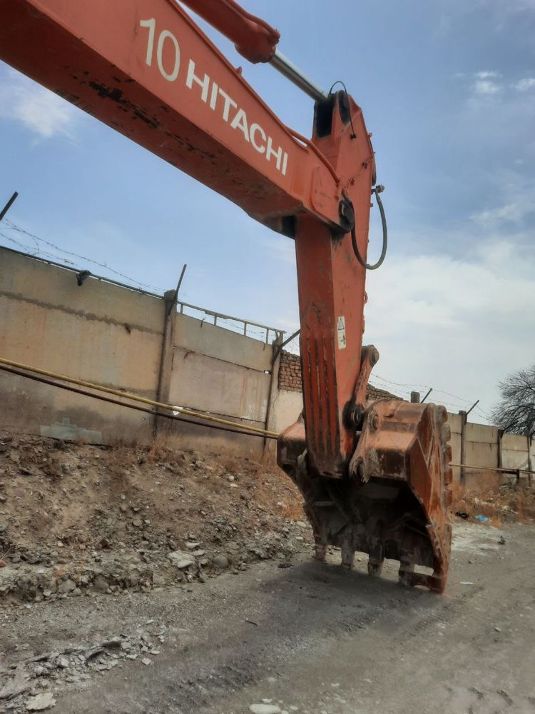 Гусеничный экскаватор Hitachi ZX470LC