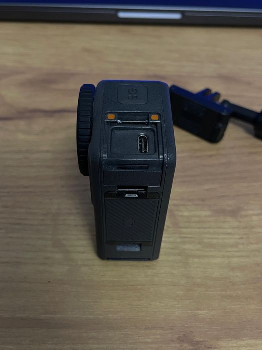 Dji action 3 cu folie protectie si carcasa