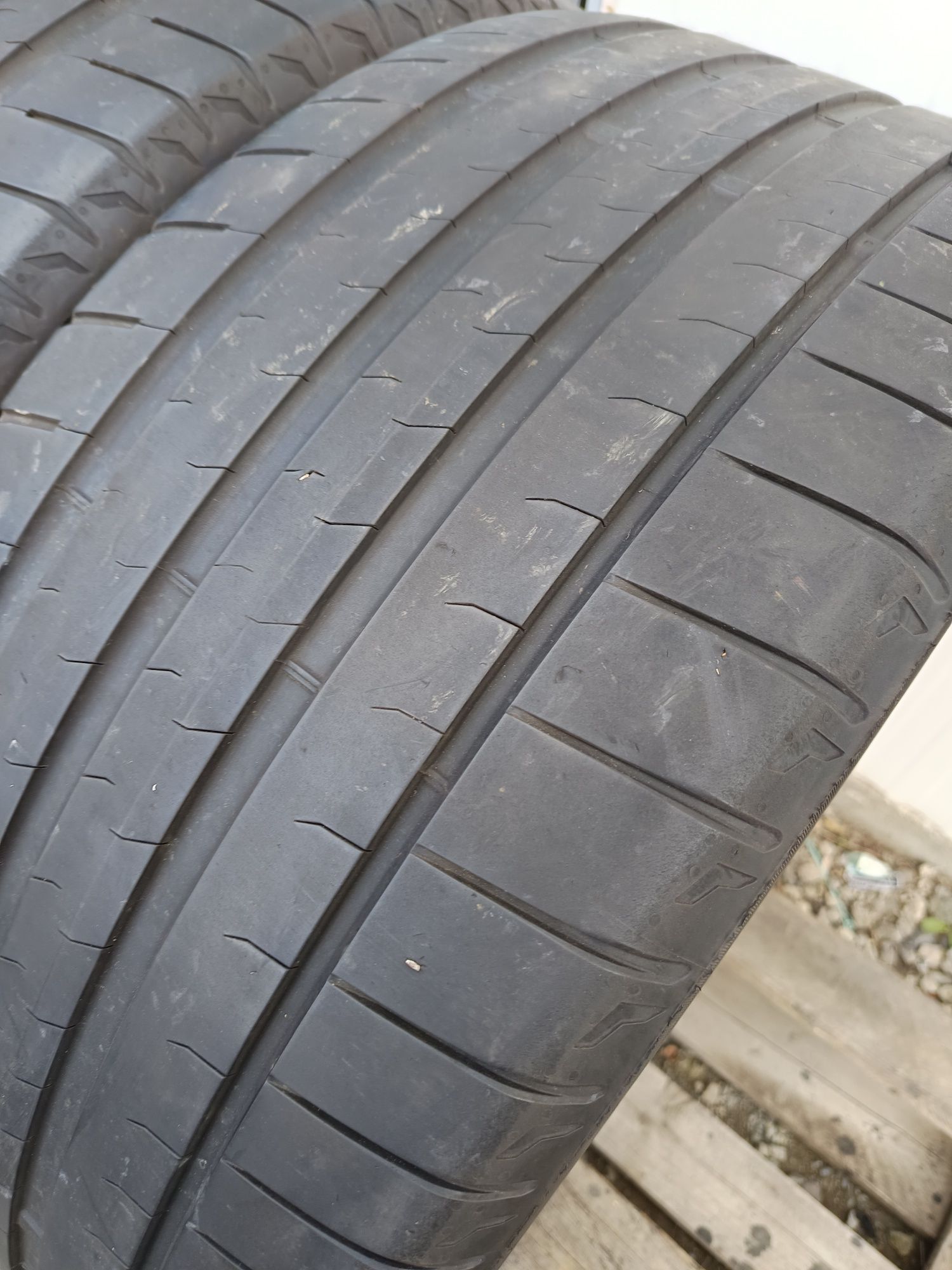 Летни гуми 285 40 ZR 22 BRIDGESTONE Дот0823
