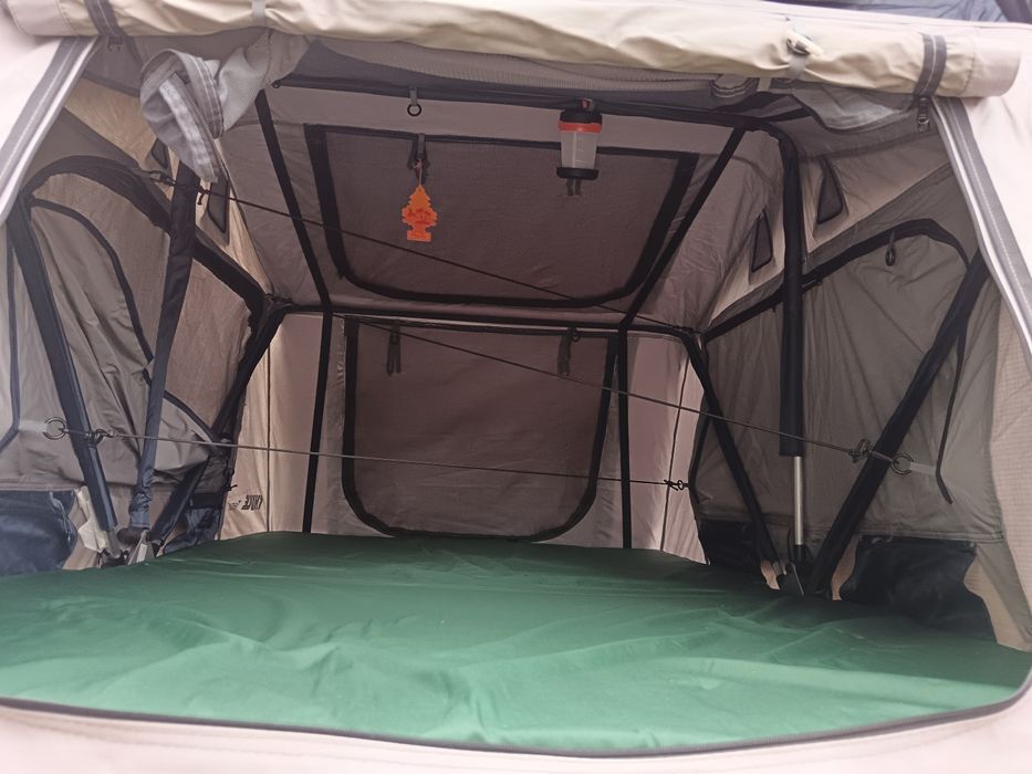 Cort pe mașină (utilizat)
