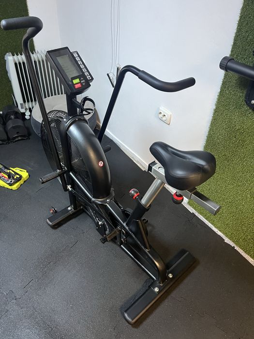 Air bike/ фитнес велосопед с въздушно съпротиеление.