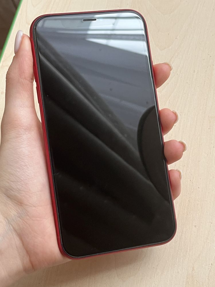 Продам Айфон XR