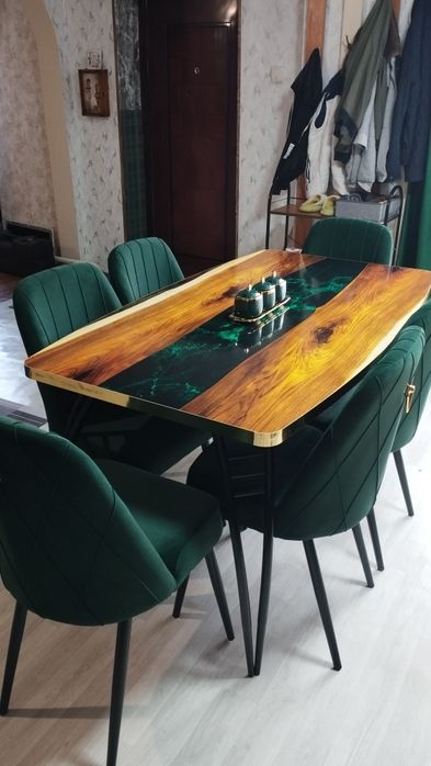 Продам стол и стулья