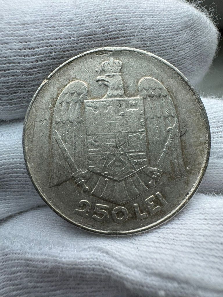 Moneda Romania Carol II 250 lei 1935 argint