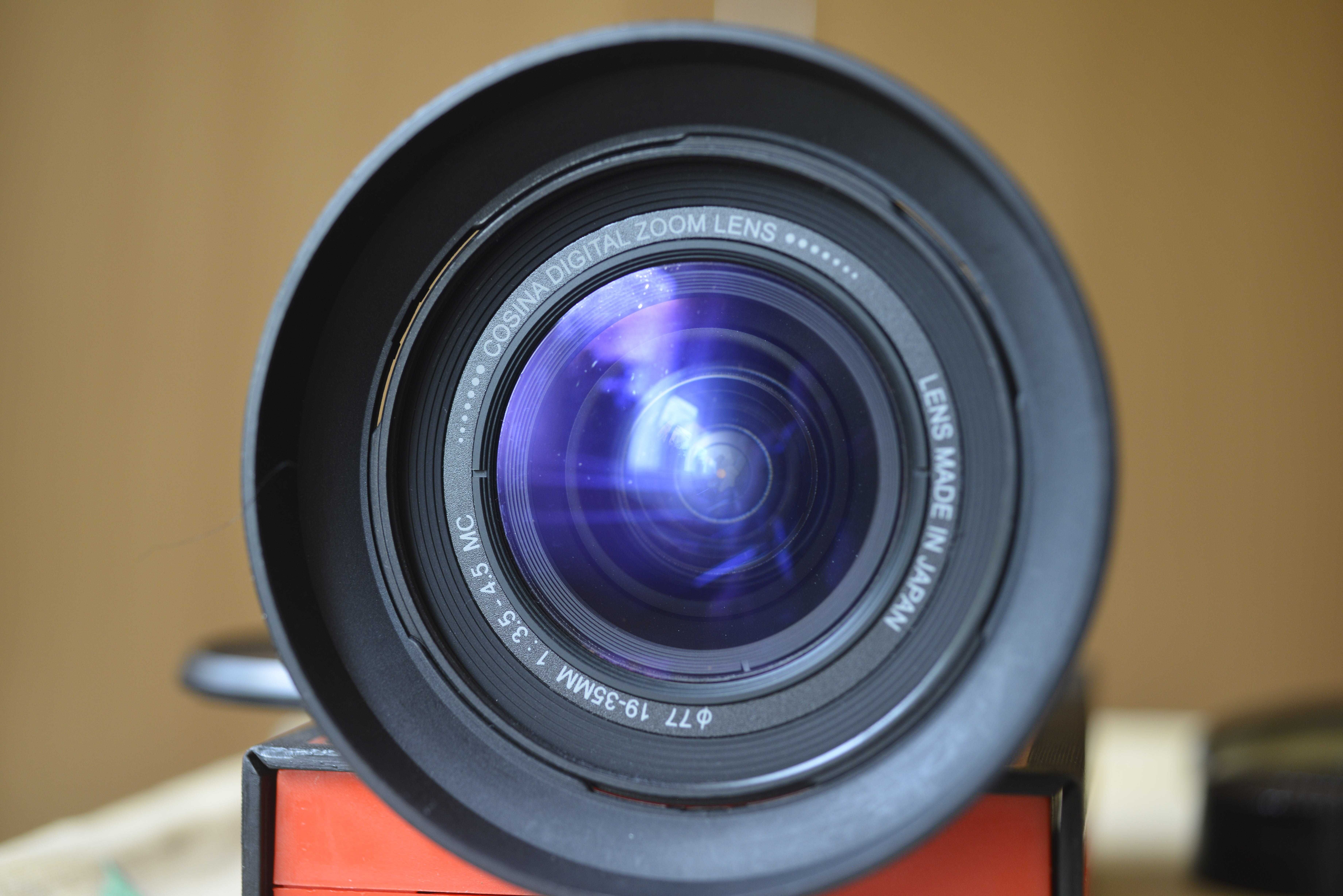 Obiectiv Nikon   Cosina Digital Zoomlens 19 - 35mm-4,5MC