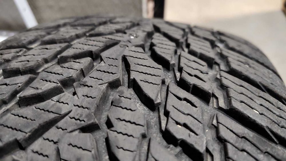 Зимни Гуми Nokian Snowproof 225/45/17 -4 бр.