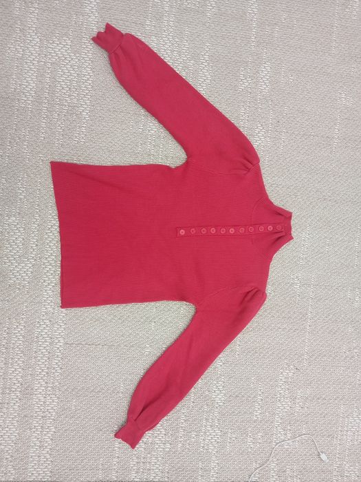 Kofta yorqin qizil rang