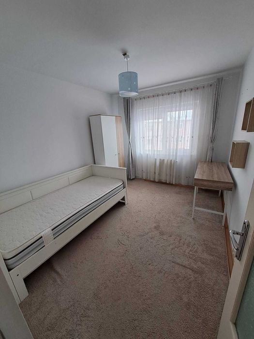 Apartament 3 camere de inchiriat