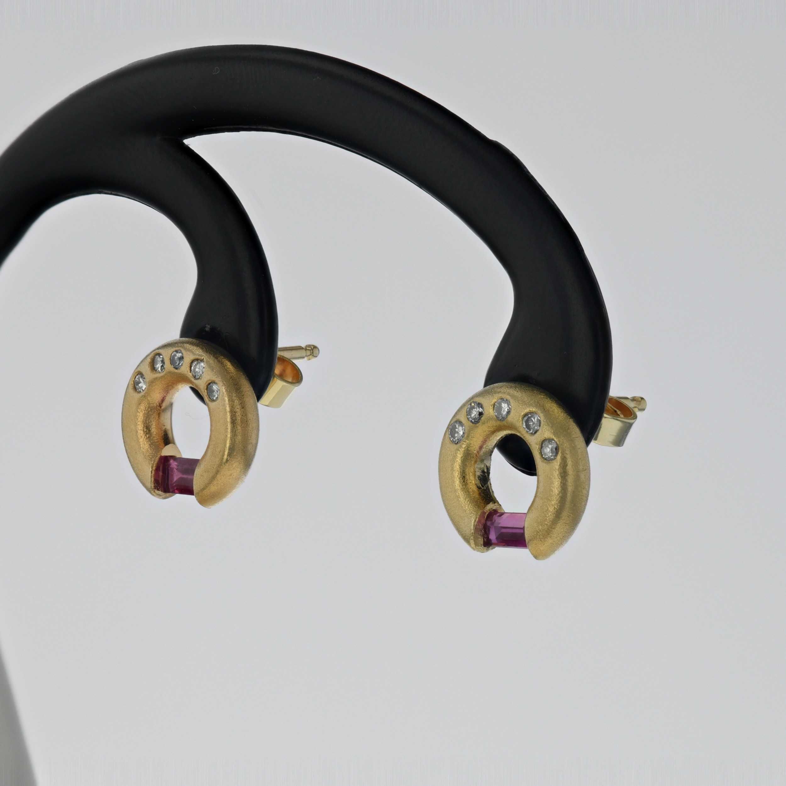 Cercei de aur galben 14k, 4,52 grame cu diamante si rubine cod 9650