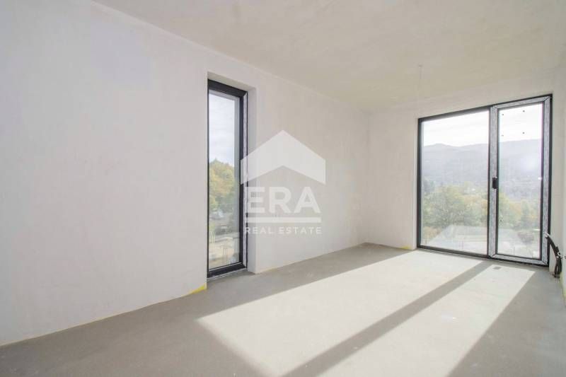 Продава се Къща в с. Владая, Област София-град - 198 кв.м за 2516 €/кв.м - Снимка #8