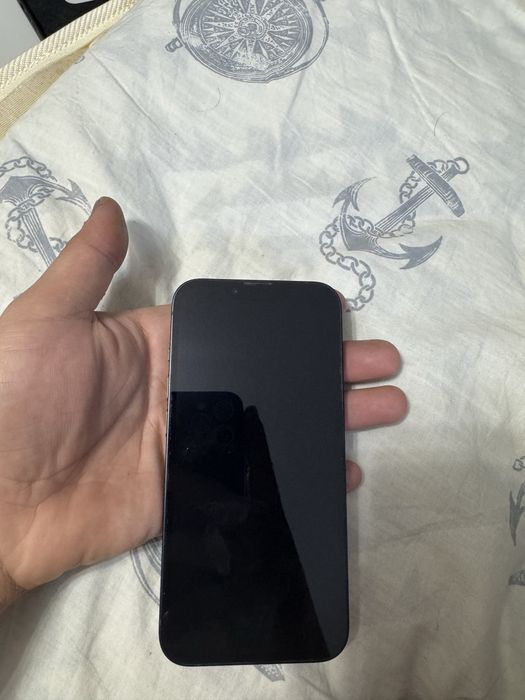 Айфон 13 в идиялном состояние